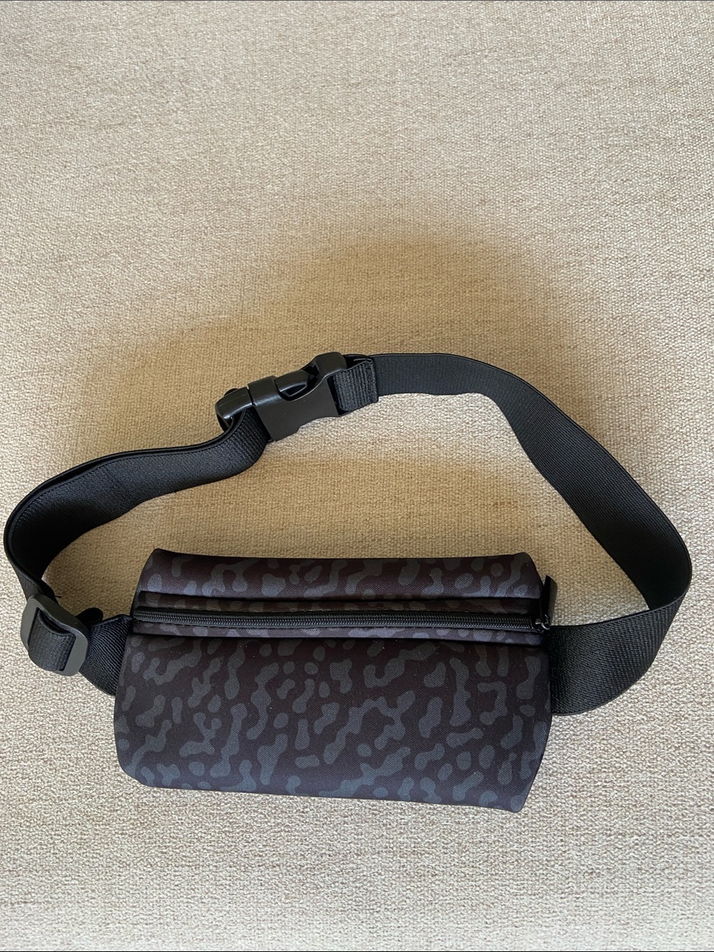 MyTagAlongs Black & Gray Animal-Print Waist Pack, adjustable strap - NWOT